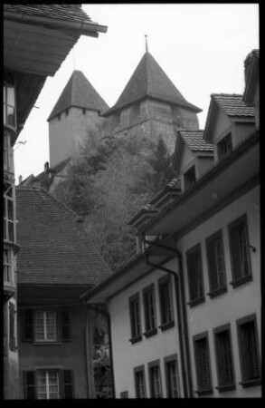 Burgdorf: Gasse und Türme des Schlosses