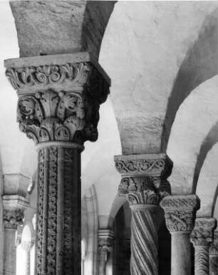 Königslutter am Elm. Benediktinerklosterkirche Sankt Peter und Paul (Evangelische Kirche). Kreuzgang (um 1150/1160 und 1170/1180). Kapitelle