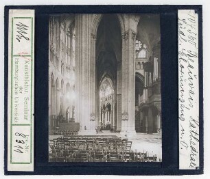 Beauvais, Kathedrale: Chorumgang nach Osten (Stoedtner-Nr. 104360)