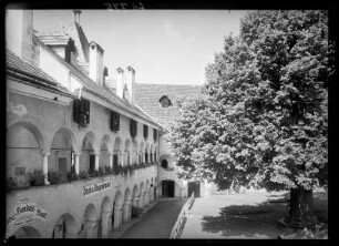 Millstatt am See, Österrich. Arkadenhof im Stift