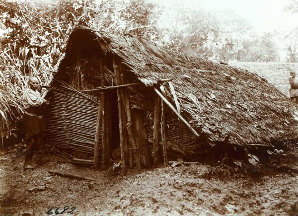 "Maison d'habitation. Pentecôte".