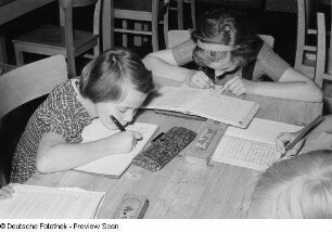 Kinder beim Lernen