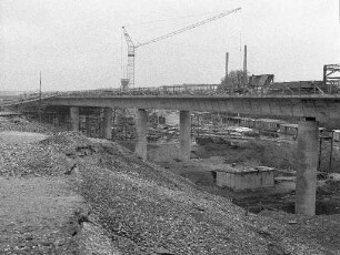 Bau der Rheinbrücke Maxau.