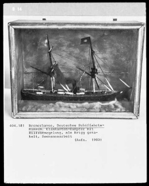Glaskasten-Dampfer mit Hilfsbesegelung, als Brigg getakelt, Seemannsarbeit