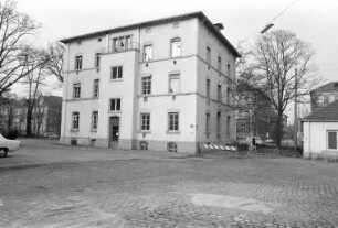 Planungen zur Unterbringung vietnamesischer Flüchtlinge im ehemaligen Verwaltungsgebäude der Stadtwerke in der Kaiserallee 11