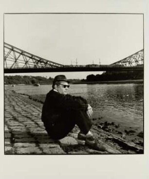 Mann am Blauen Wunder, Dresden-Loschwitz