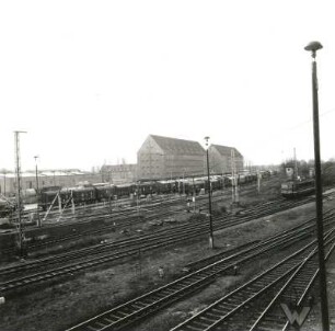 Cottbus. Speicher, Vetschauer Straße. um 1920. Blick über Gleisanlagen nach Südwest