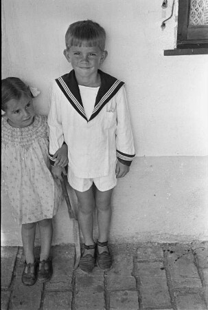 Deutsche Kinder : Portrait zweier Kinder