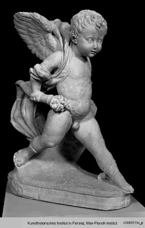 Fackel und Familienwappen tragender Putto