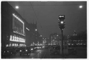 Hamburg. Jungfernstieg zur Weihnachtszeit