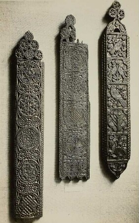 Drei norddeutsche Mangelhölzer mit Kerbschnittverzierungen : Drei norddeutsche Mangelhölzer mit Kerbschnittverzierungen. Verwalter, Kunstgewerbemusem