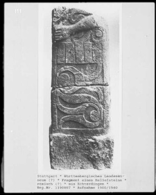 Fragment eines Reliefsteins