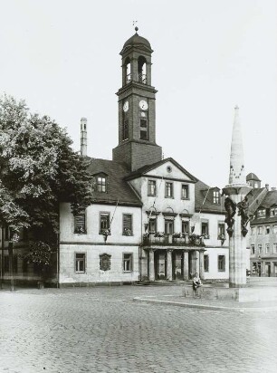 Rochlitz, Rathaus und Marktbrunnen