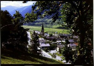 Matrei: Osttirol, Ort mit Kirche, Richtung Süden