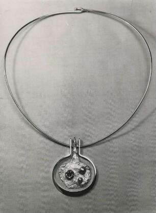Halsschmuck aus Gold von Heinz-Ulrich Bullermann