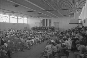 Einweihung der Mehrzweckhalle Carl-Benz-Halle in Mühlburg