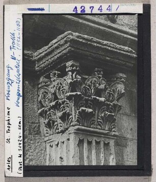 Arles, St. Trophime: Kreuzgang, Kompositkapitell