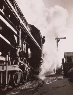 Dampflokomotive der Baureihe 52 beim Rangieren