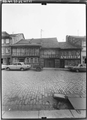 Nordhausen, Altendorf. Wohnhäuser. Straßenfront