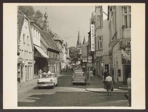 Bruchstraße. Detmold. Blick von der Einmündung der Krummen Straße (rechts) zum Marktplatz. 1963