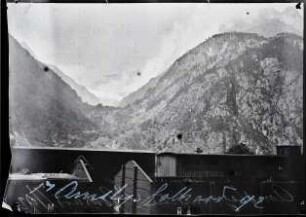 Bahnhof Amsteg mit Blick auf den Sankt Gotthard
