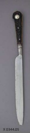 Kleines Messer / Weidbesteck bestehend aus Weidmesser, Scheide, 3 Messern, Pfriem mit Raspel