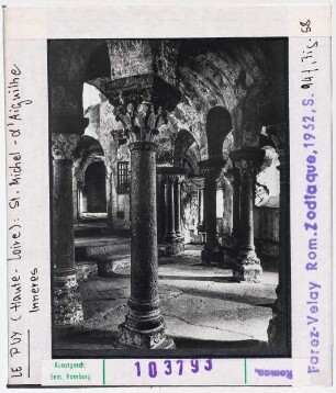 Le Puy: Saint-Michel-d'Aiguilhe, Inneres