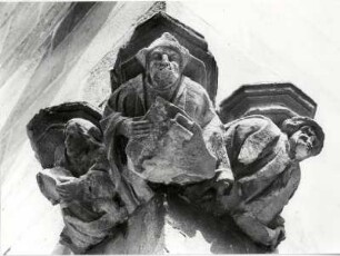 Figuren an der Andreaskirche, Altmühltal, Weißenburg