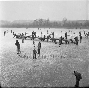 Poggensee: Eislaufen