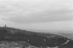 Philopapposmonument : Blick von der Akropolis auf Athen. Links im Bild das Philopapposmonument.