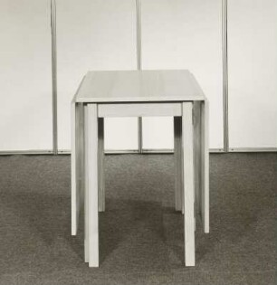 Tisch Kinnehulle