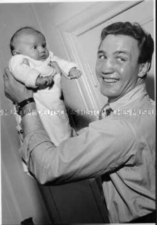 Der Boxer Conny Rux mit Sohn Michael