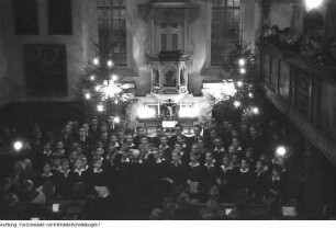 Dresden, Weixdorf. Dresdner Kreuzchor. Weihnachtskonzert mit Rudolf Mauersberger in der Dorfkirche, Dezember 1945