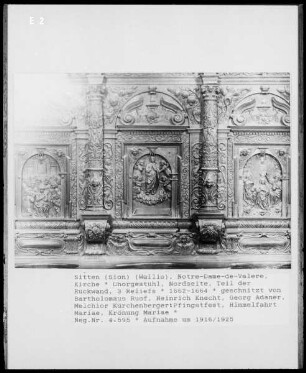 Chorgestühl, Rückwand, Detail: Pfingsten, Maria Himmelfahrt und Krönung