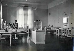 Städtisches Klinikum. Chirurgische Abteilung - Krankensaal für Kinder