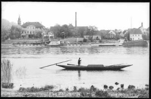 Merschwitz. Elbe mit Dampfer Bodenbach und Ortsansicht