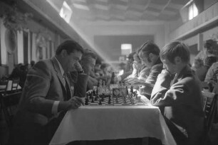 Bezirksschachtag 1971, ausgerichtet vom Schachklub Durlach in der Durlacher Festhalle anlässlich seines 50jährigen Bestehens