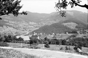 Oberbühlertal: Blick ins Bühlertal; mit Kirche