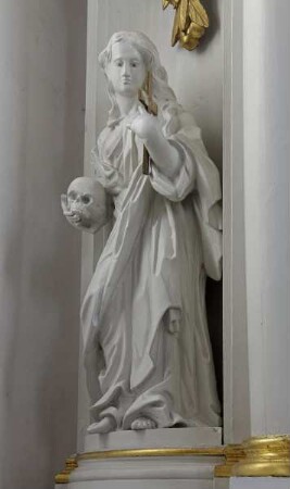 Nördlicher Nebenaltar — Linke Figur mit Totenkopf
