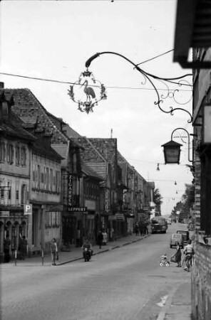 Bühl: Hauptstraße mit Aushängeschild
