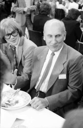 30. Tagung 1980 Chemiker; Eröffnung Festhalle; Sitzreihen: Vladimir Prelog