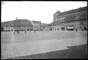 Bilin. Marktplatz mit Clumberg