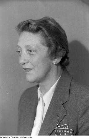 Porträtaufnahmen der Schauspielerin Käthe Dorsch