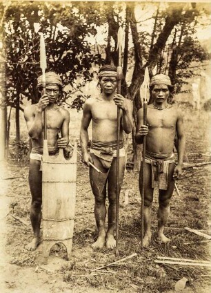 Gruppenportrait (Philippinen-Aufenthalt 1897-1932 - Album "Nord-Luzon-Typen")