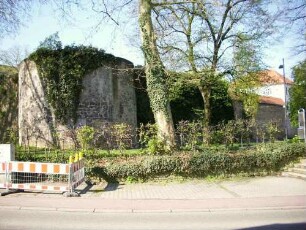 Stadtbefestigung - Ansicht im Nordosten von Feldseite mit Rondellturm (Geschützturm)