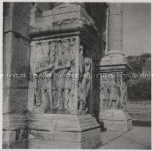 Rom, Konstantinsbogen (Triumphbogen), Sockelrelief