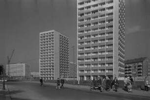 Dresden. Bushaltestelle ohne Wartehalle an der Sidonienstraße