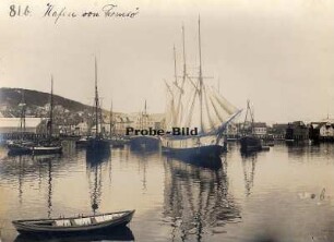 Tromsø/ Norwegen: Hafen von Tromsö mit Segelschiffen und Booten