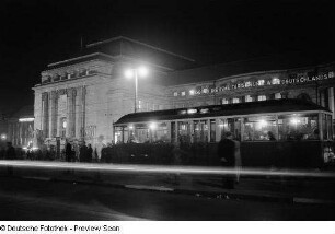 Nachtansicht des Hauptbahnhofs