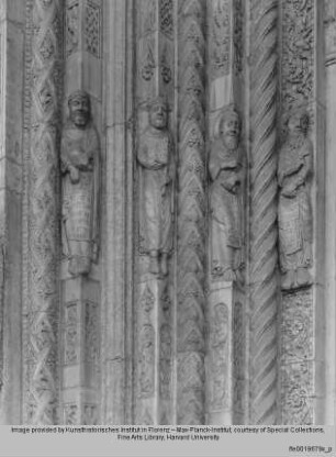 Hauptportal - Linkes Gewände